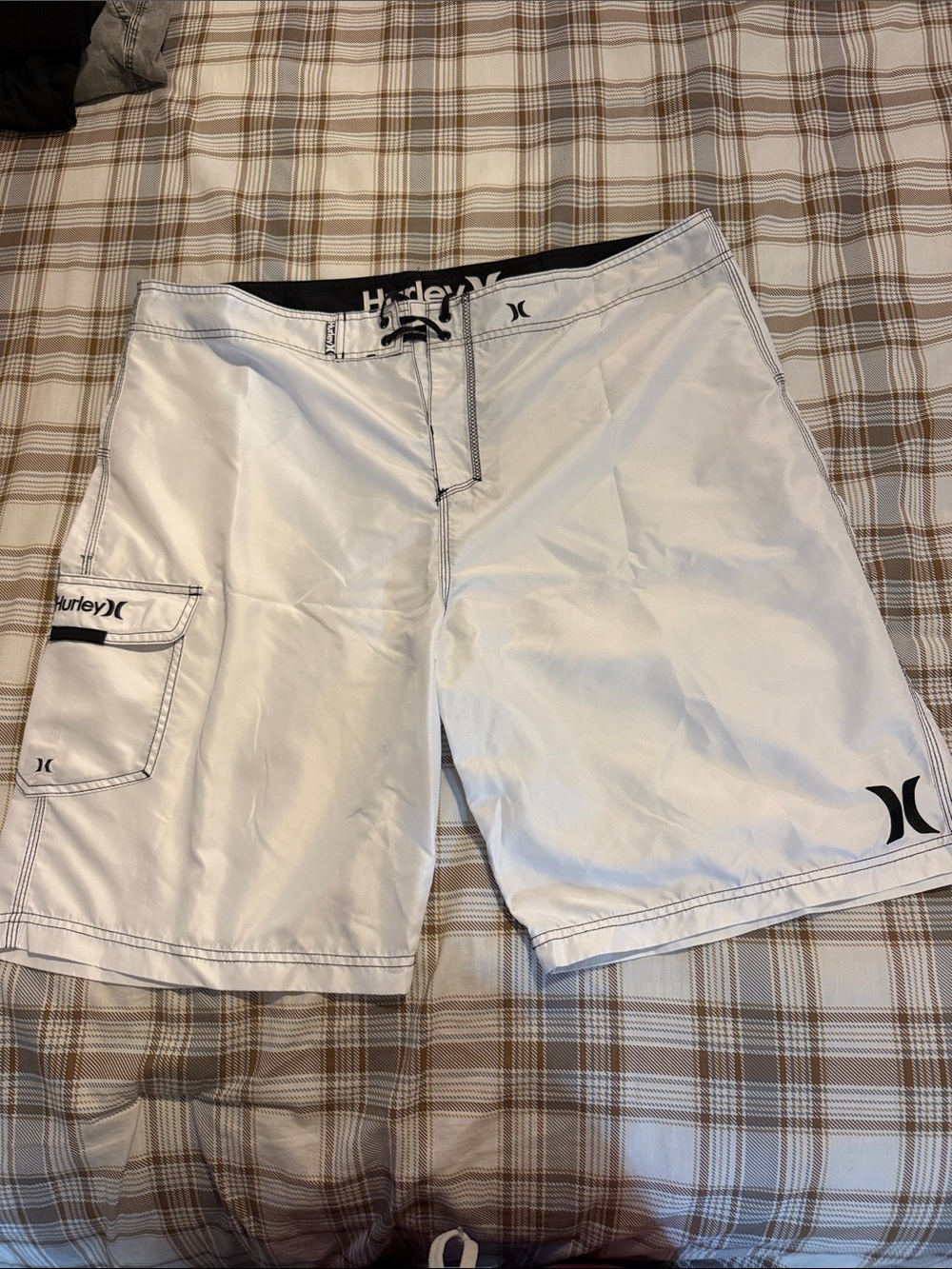 Hurley White Men’s Board Shorts with Black Logo Accents